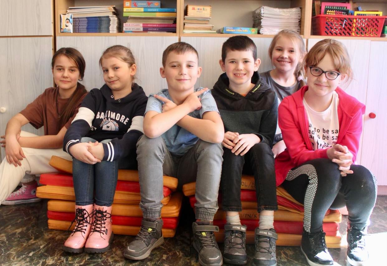 Uczniowie wyróżniający się klasa 3B - Maja Gościniak, Zuzanna Kasprowicz, Jan Palupski, Paulina Płaczek, Lena Sowa, Eryk Weber